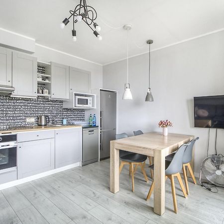 Gama Home Kondratowicza18 Varşovia Exterior foto